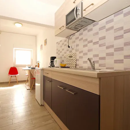 Davor 1676 Apartment