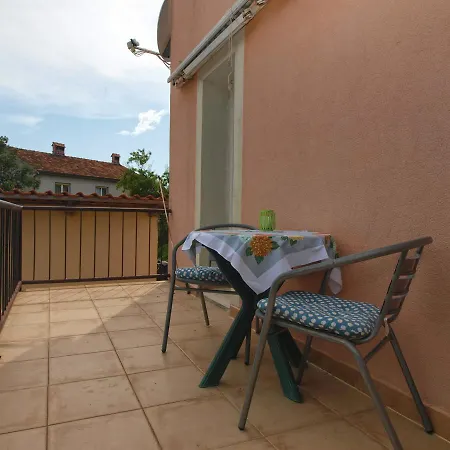 Apartment Davor 1676 *