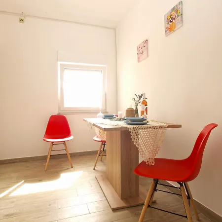 Apartment Davor 1676