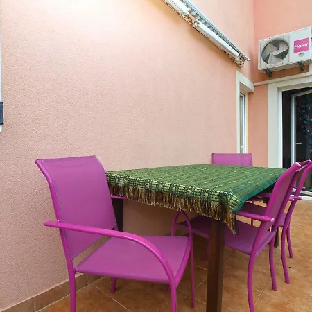 Davor 1676 Apartment