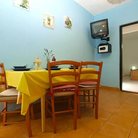 Apartment Davor 1676