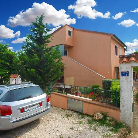 Davor 1676 Apartment *