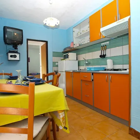 Apartment Davor 1676