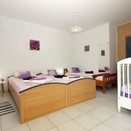 Davor 1676 Apartment