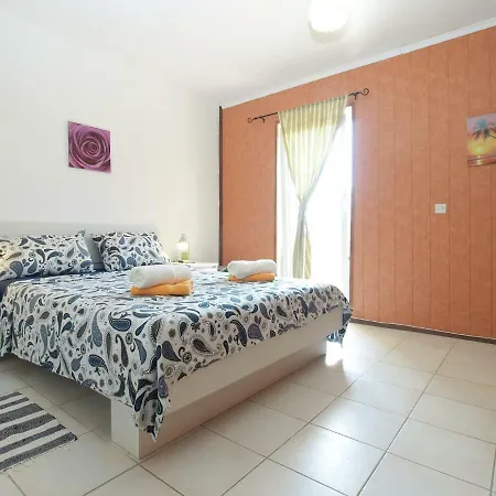 Davor 1676 Apartment